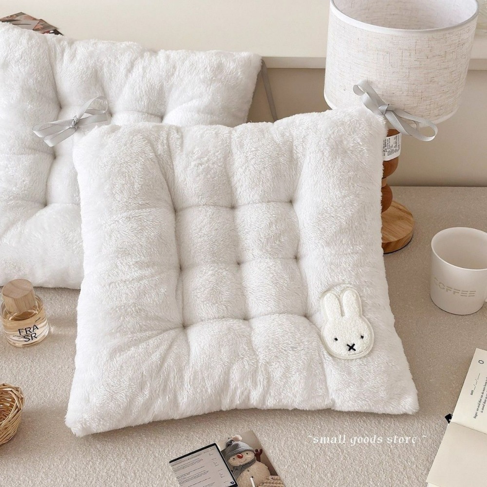 Poduszka na siedzisko Miffy Ra – Home Office With Sofa recenzja i cena
