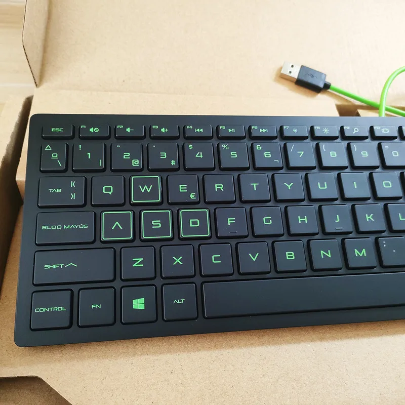Zestaw przewodowej klawiatury  – Home Office Layout recenzja i cena